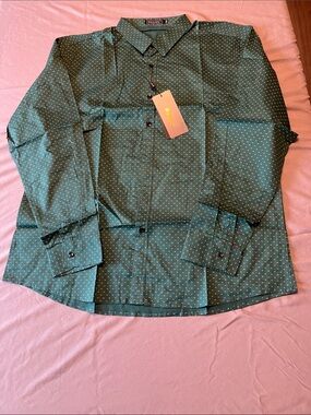 NWT - Men’s Green Polka Dot Button-Up Shirt XXL